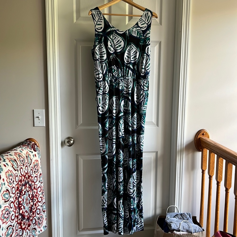 EUC-Christopher & Banks-Floral Jumpsuit. Size XL Has Pockets! Adjustable straps.